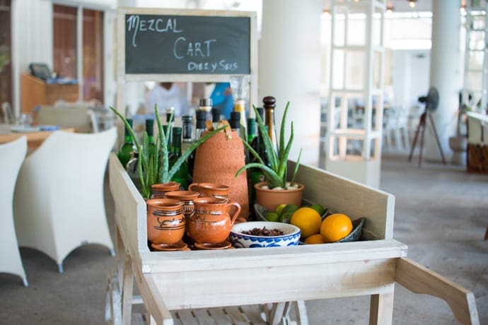 A Poolside Mexican Spot With Roving Mezcal Carts and Lobster Guac