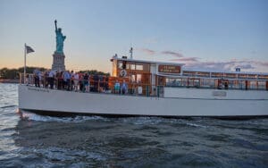100′ Manhattan Yacht Experience